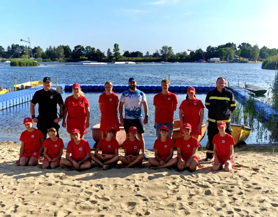 Drużyna WOPR RESCUE TEAM – wspólne zdjęcie członków drużyny